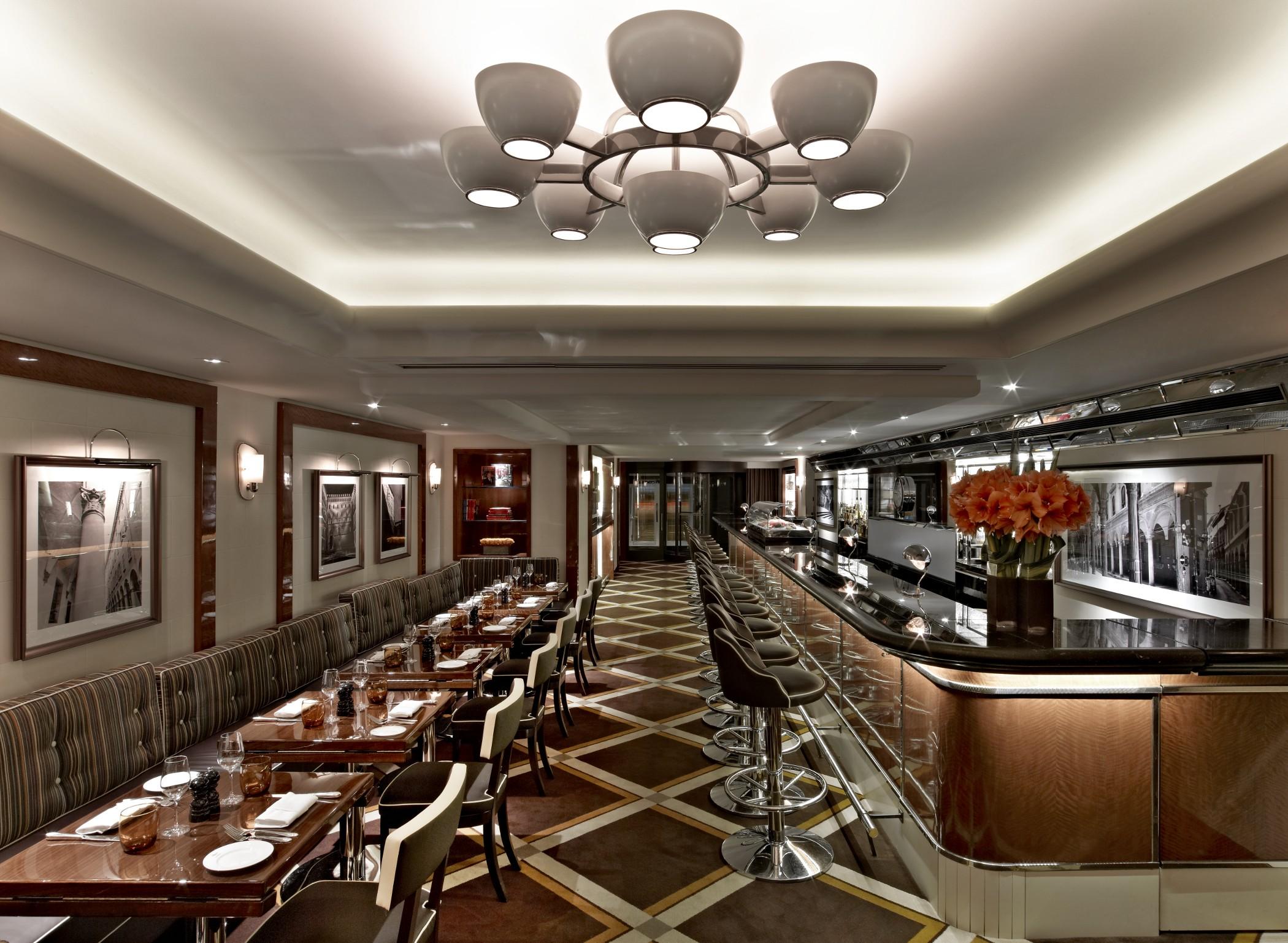 The Pierre, A Taj Hotel, New York Bagian luar foto Interior of the restaurant