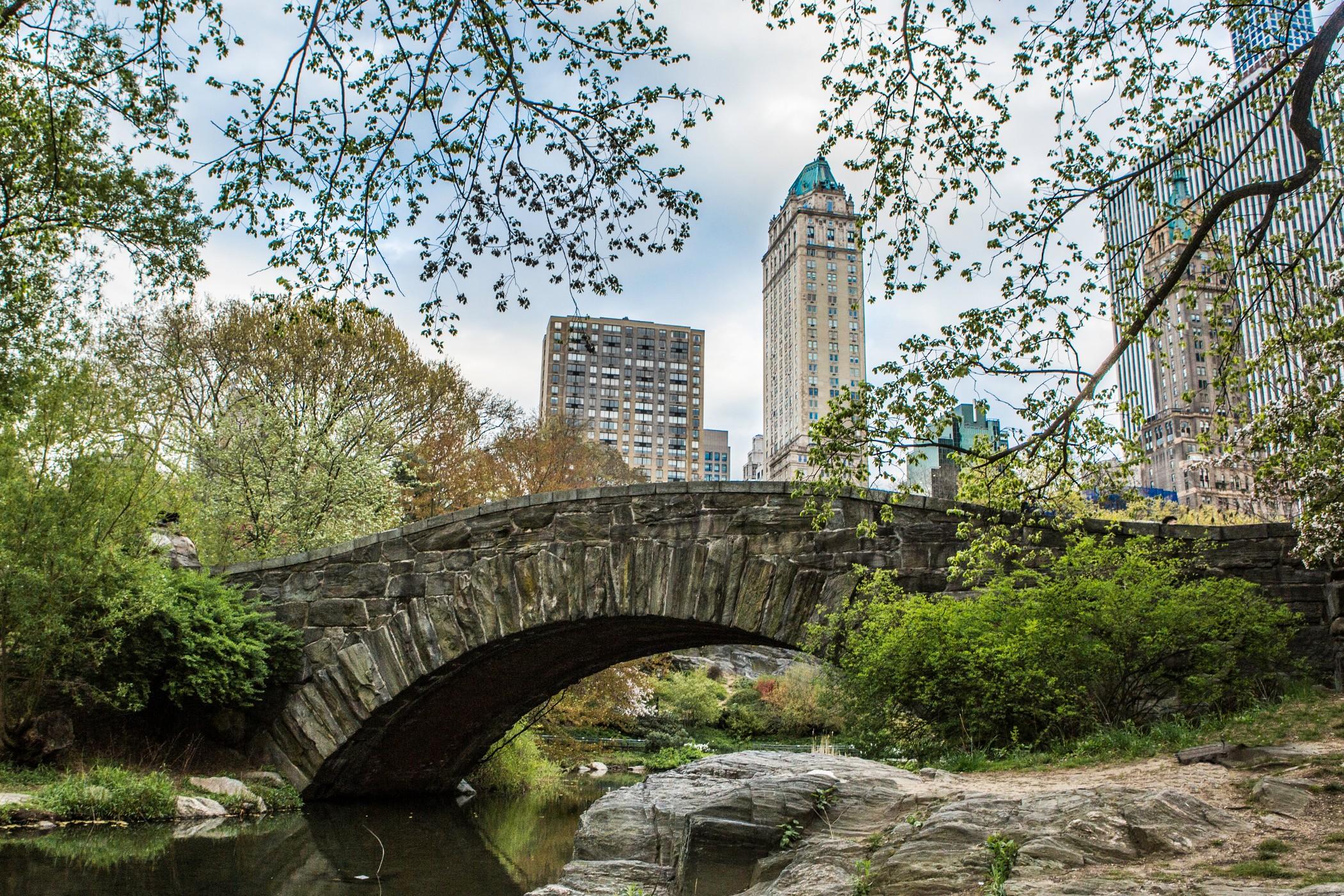 The Pierre, A Taj Hotel, New York Bagian luar foto The bridge in 2019