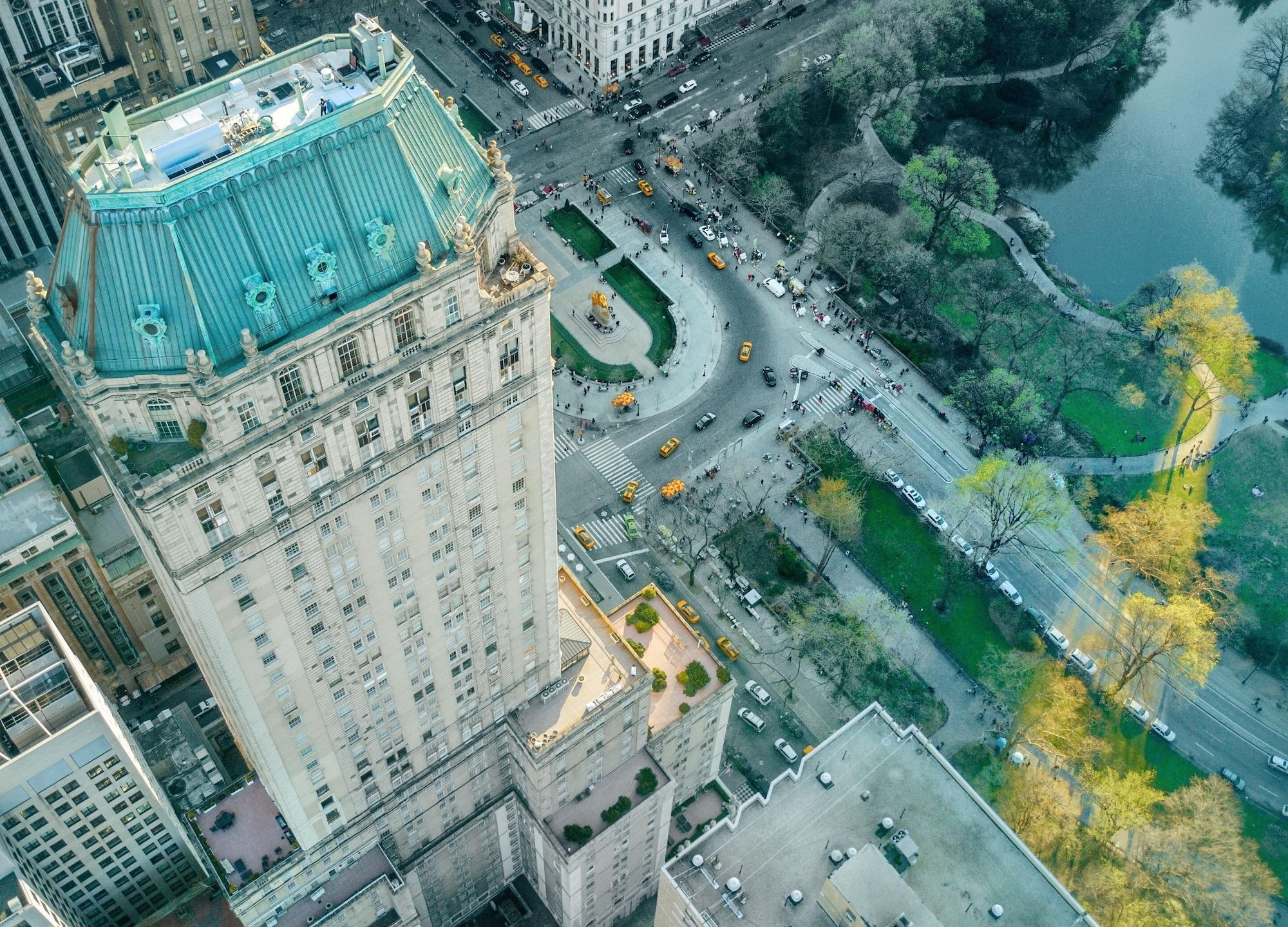 The Pierre, A Taj Hotel, New York Bagian luar foto The Plaza Hotel