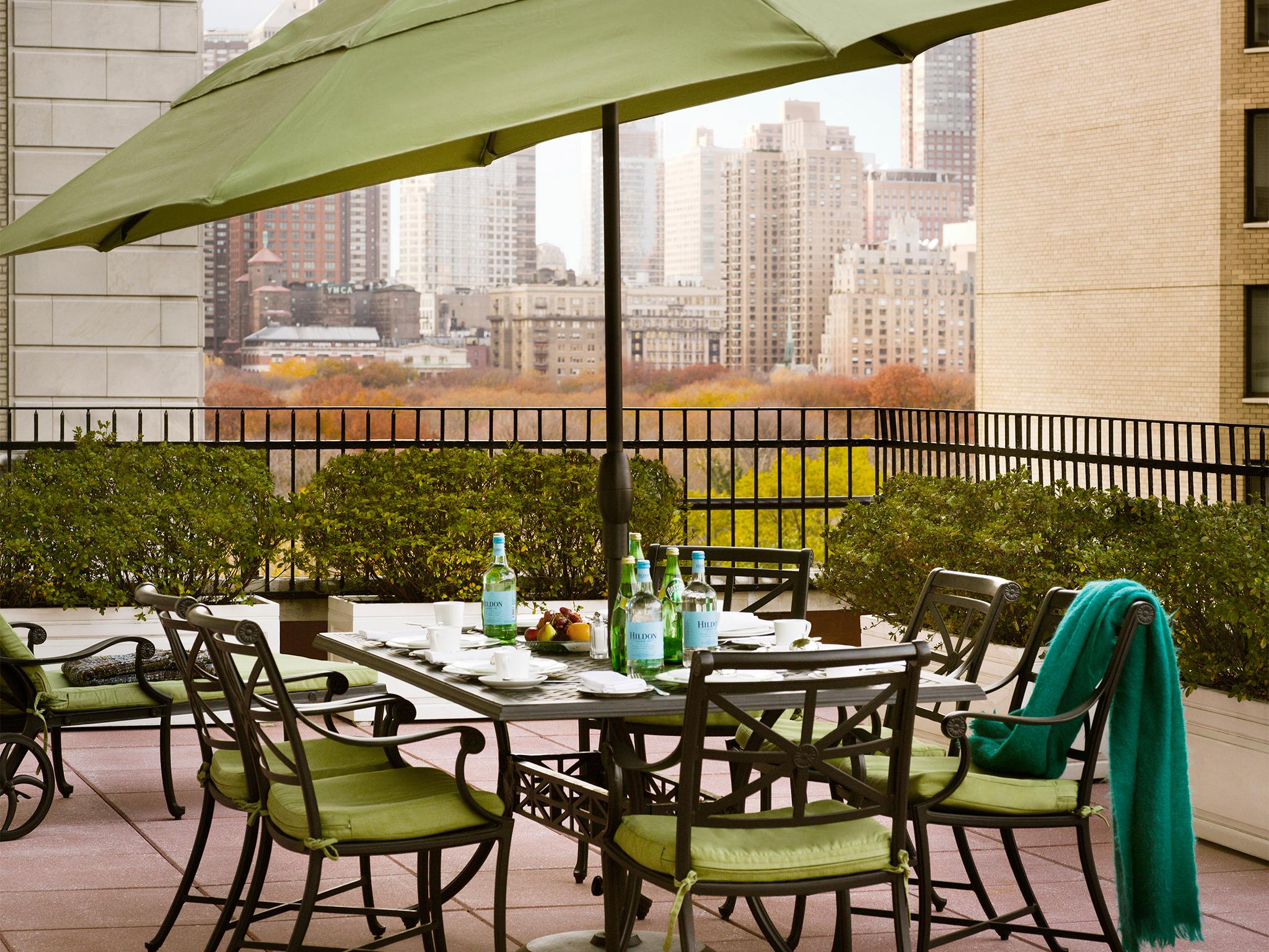 The Pierre, A Taj Hotel, New York Bagian luar foto The Terrace at the Mandarin Oriental