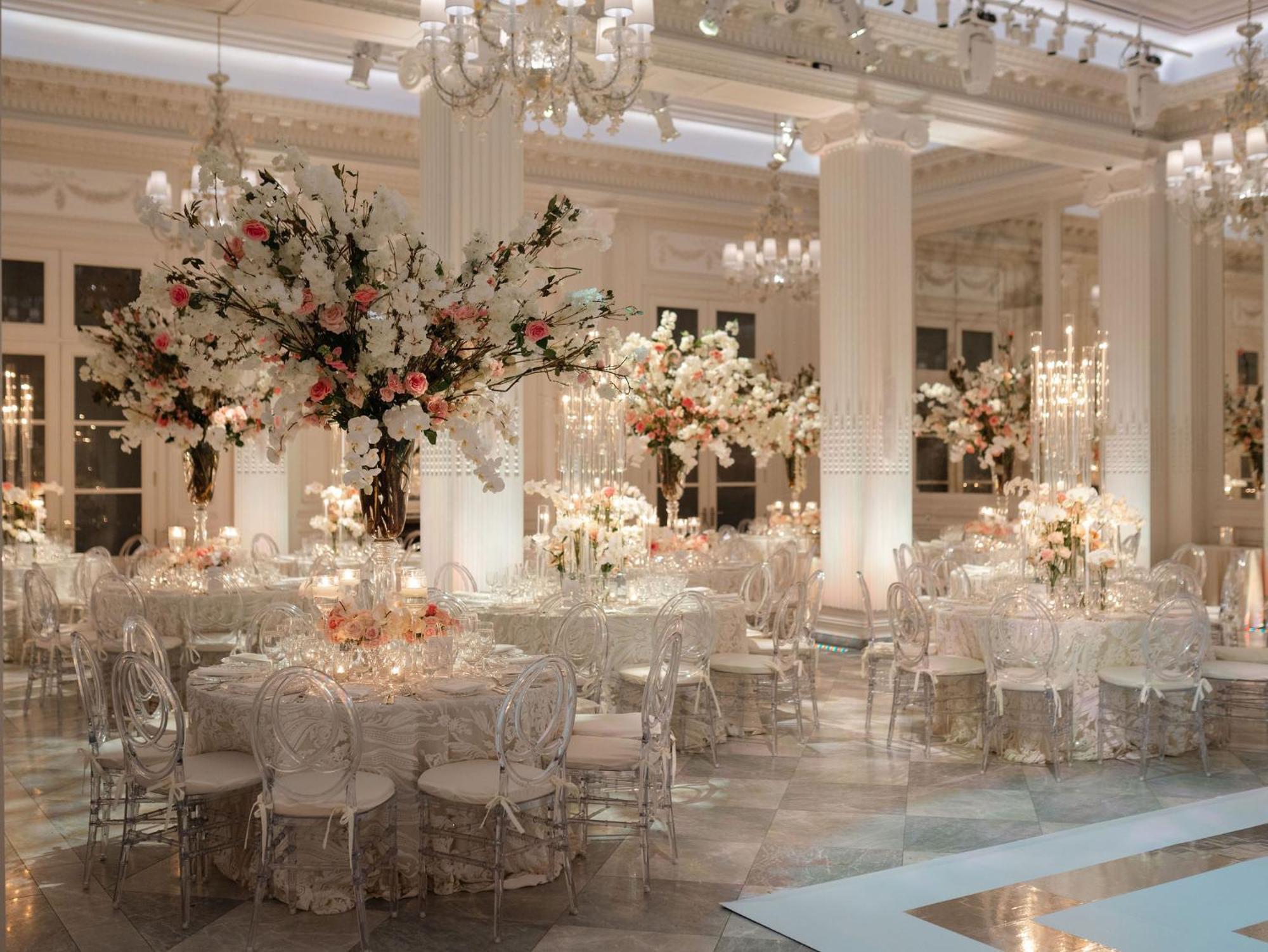 The Pierre, A Taj Hotel, New York Bagian luar foto The ballroom at the Four Seasons Hotel