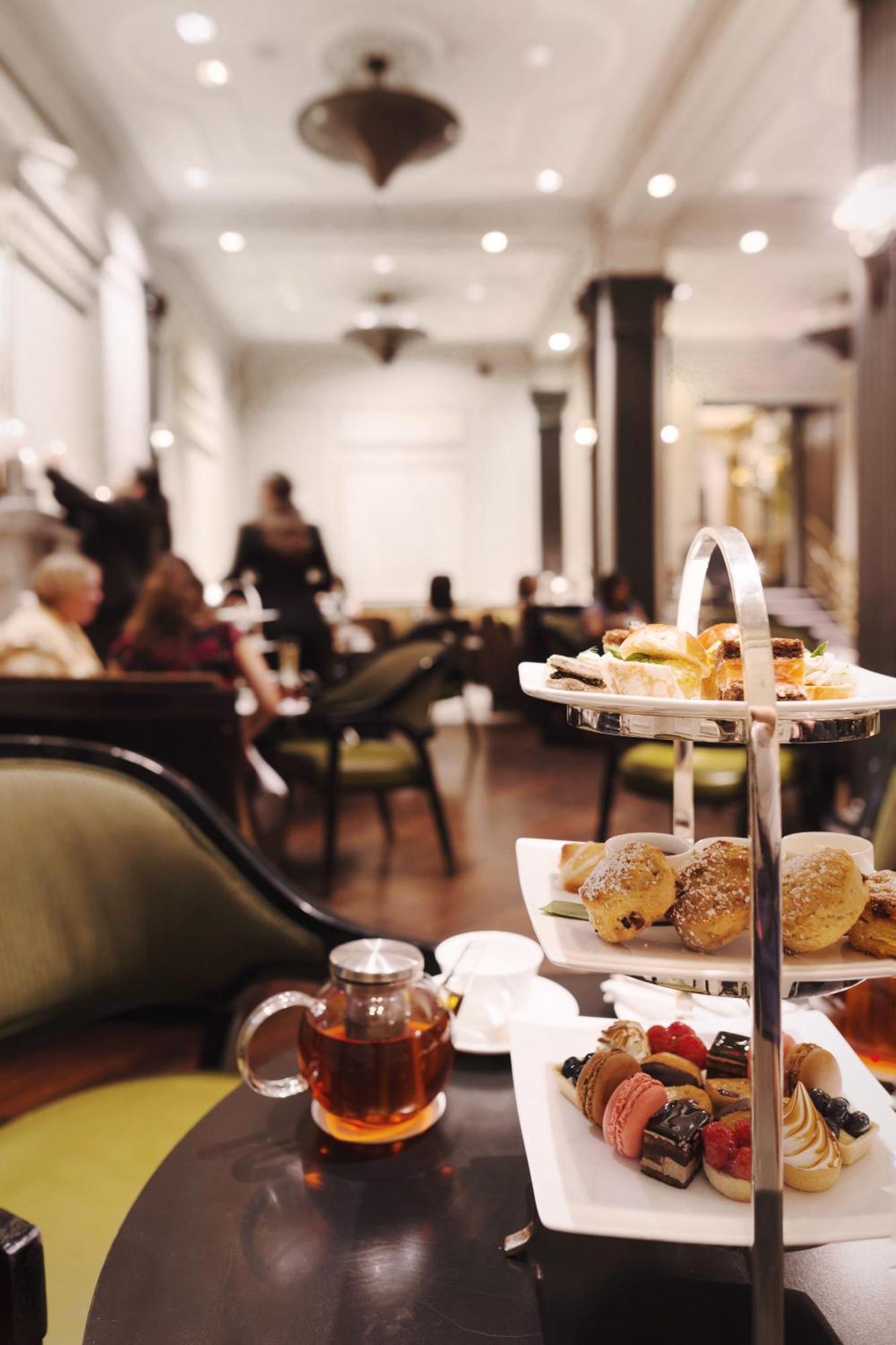 The Pierre, A Taj Hotel, New York Bagian luar foto Afternoon tea at the Langham