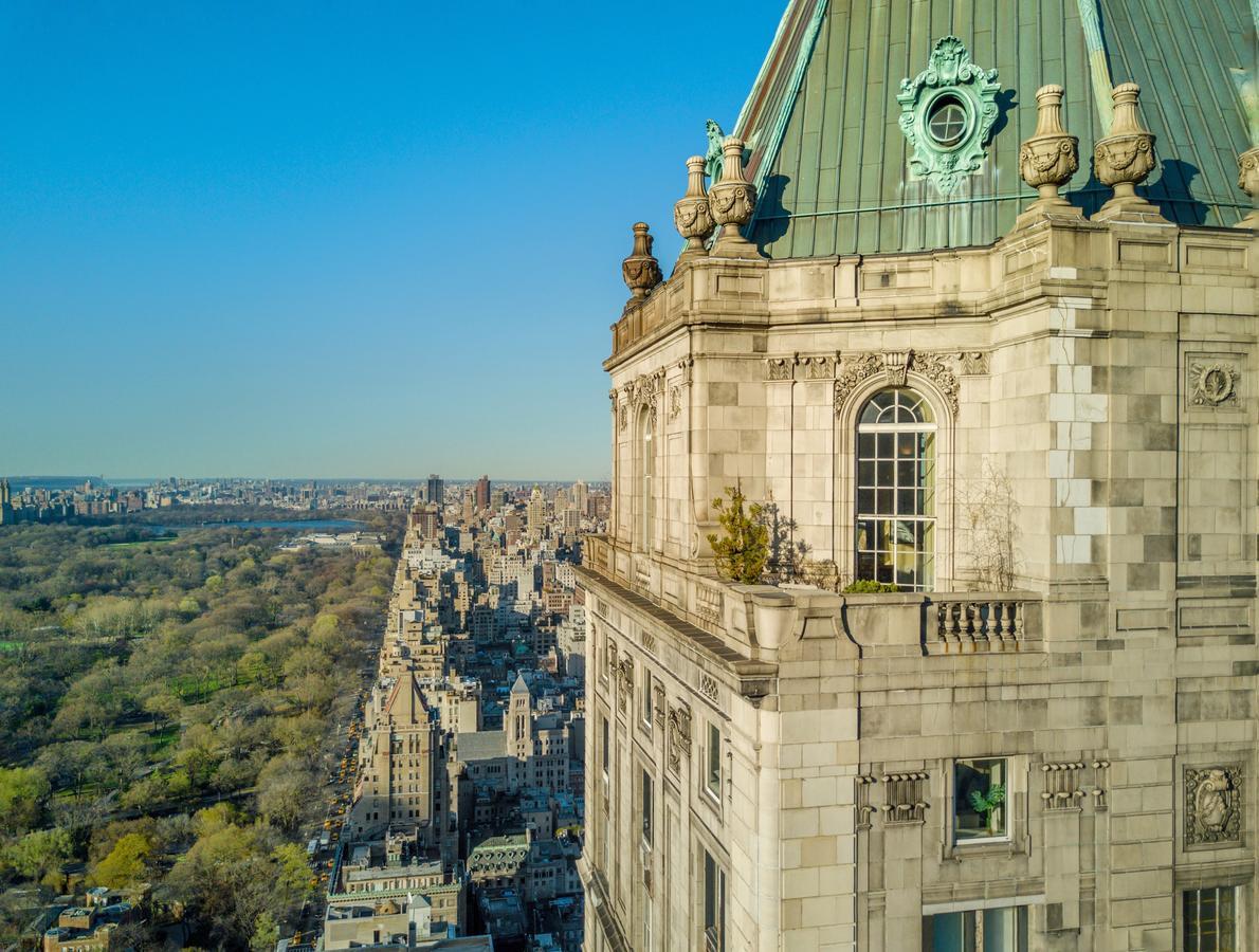 The Pierre, A Taj Hotel, New York Bagian luar foto View of Central Park from the top of the building