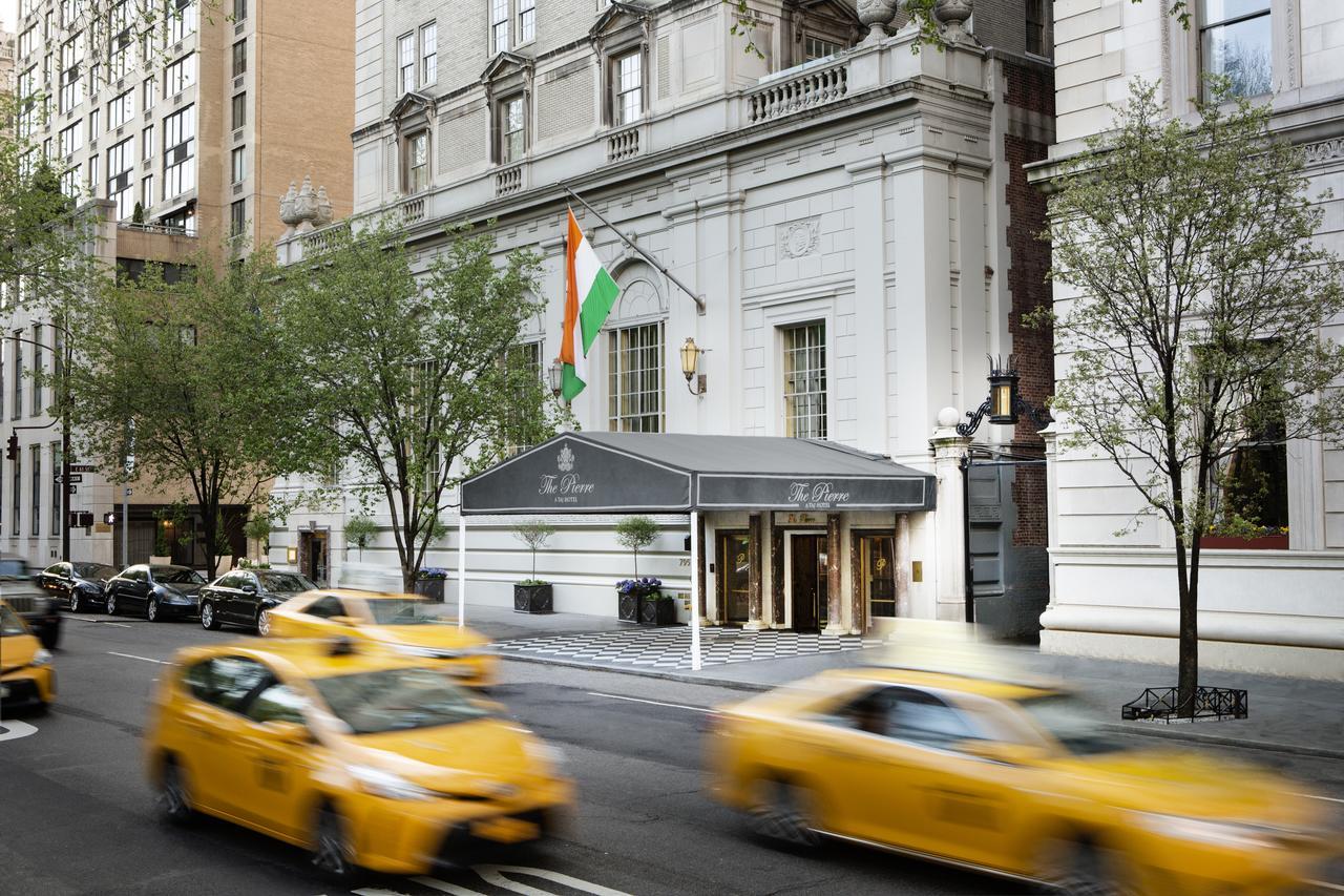 The Pierre, A Taj Hotel, New York Bagian luar foto The Mark