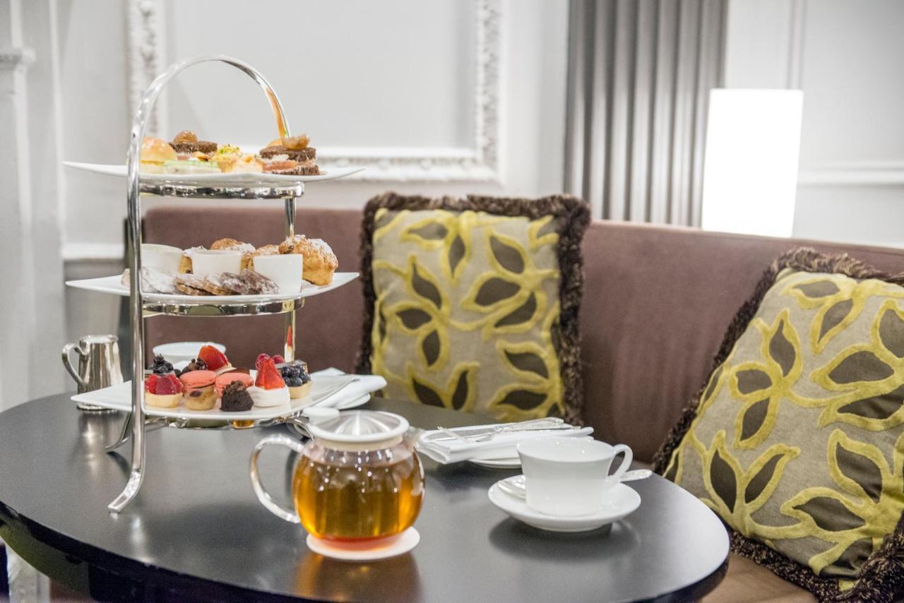 The Pierre, A Taj Hotel, New York Bagian luar foto Afternoon tea at the InterContinental London Park Lane