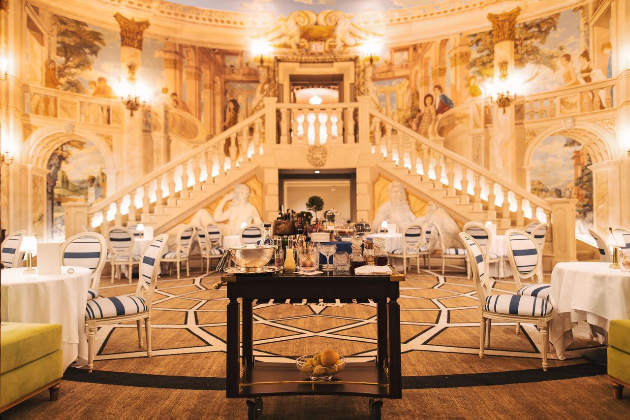 The Pierre, A Taj Hotel, New York Bagian luar foto The interior of the hotel