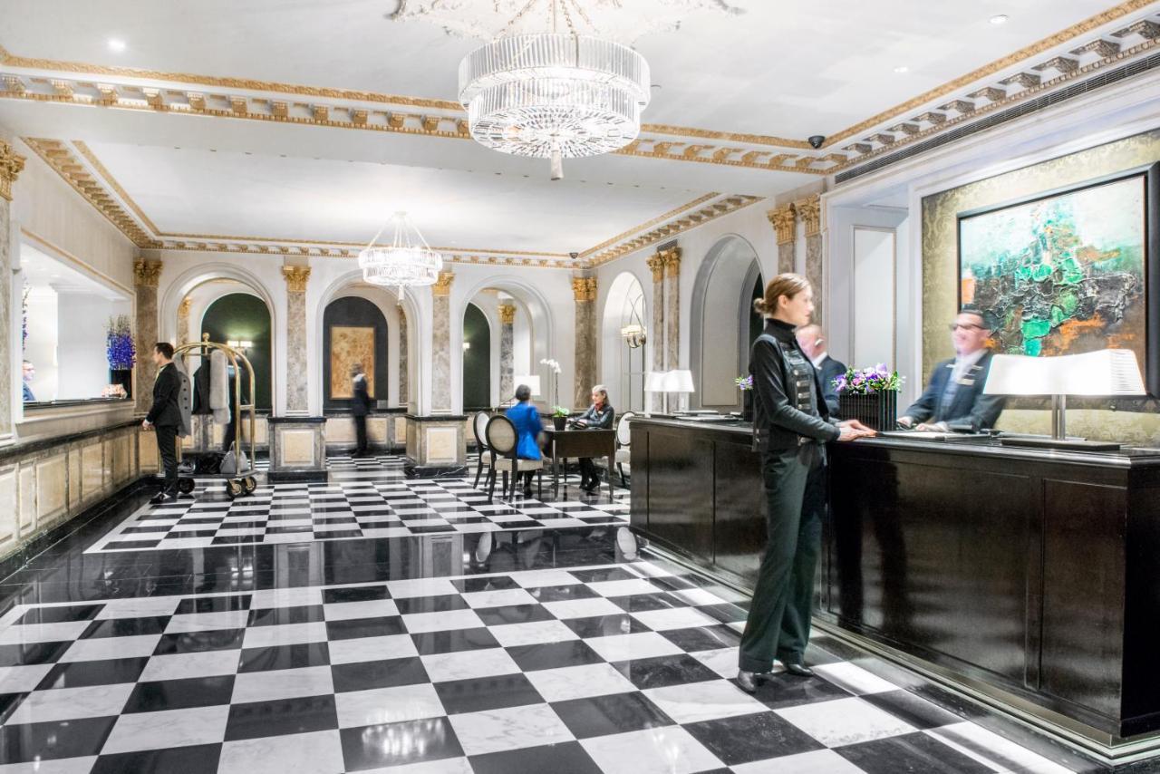 The Pierre, A Taj Hotel, New York Bagian luar foto The lobby of the hotel
